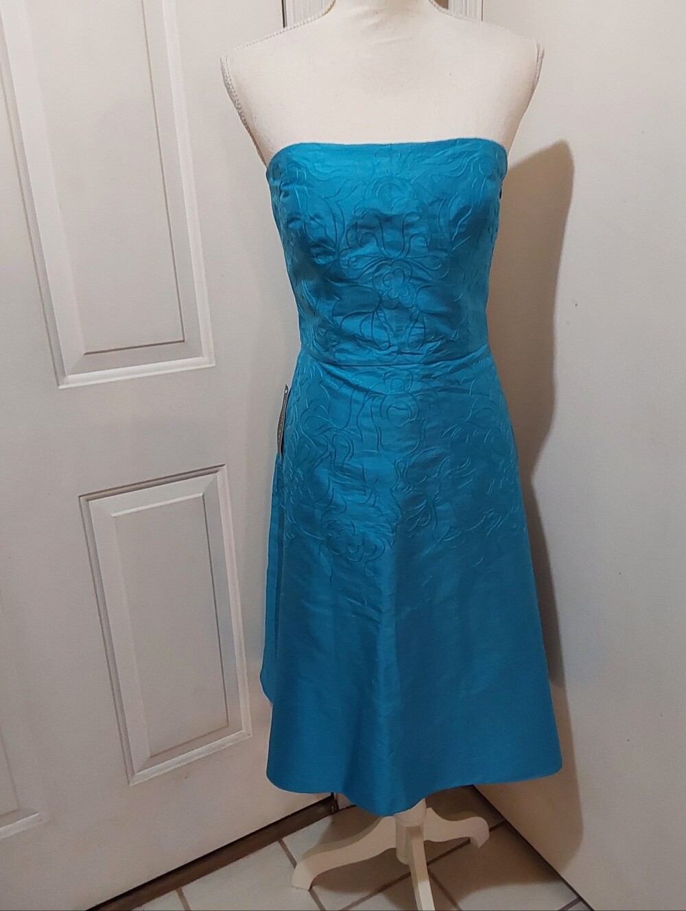 🌺 NWT Ann Taylor Silk Strapless (Straps Included) Turquoise Embroidered Dress
